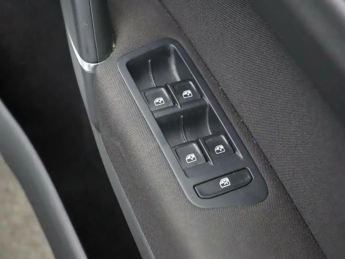 2020-volkswagen-golf-sv-16tdi-match-big-16