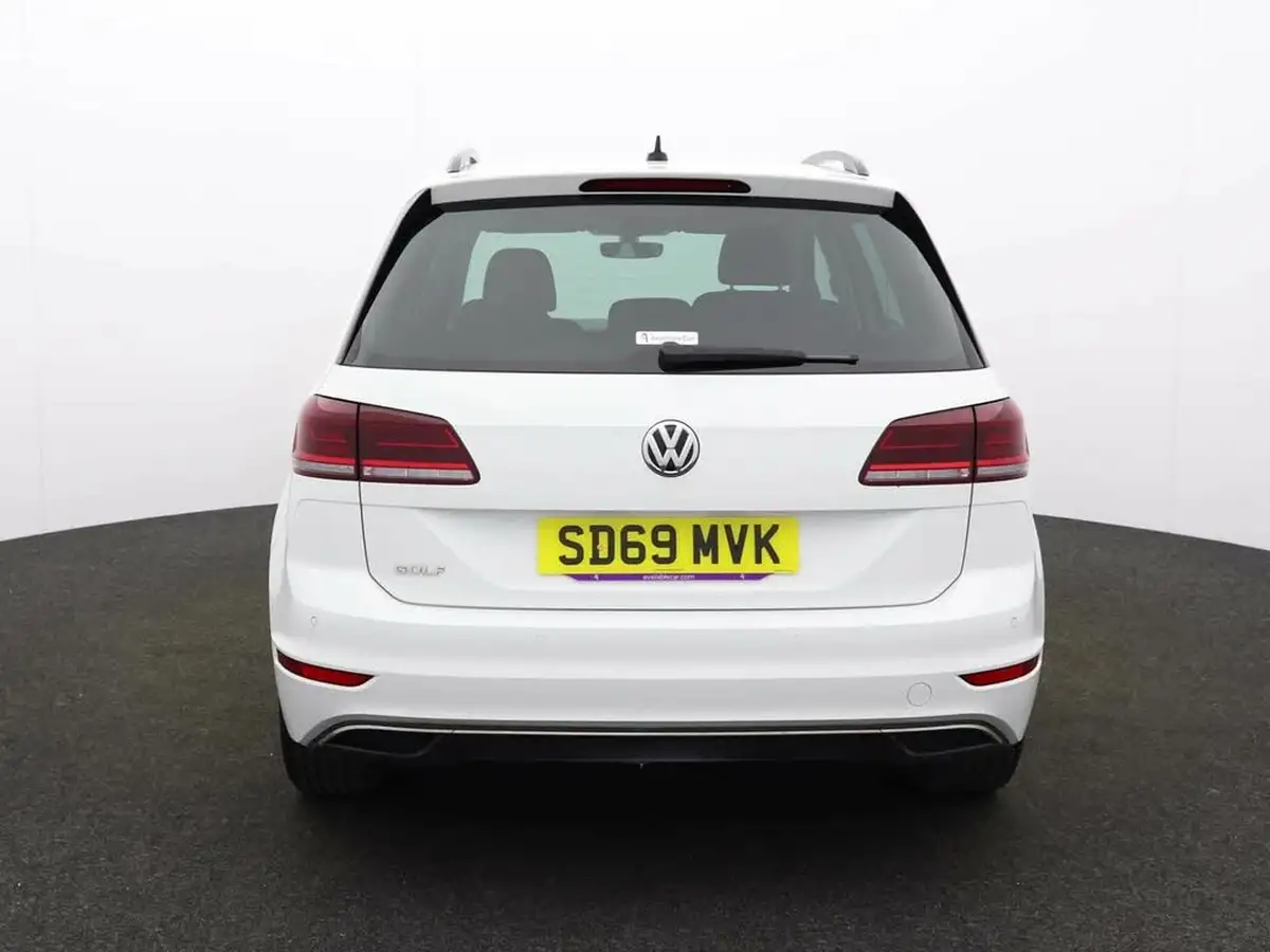 2020-volkswagen-golf-sv-16tdi-match-big-2