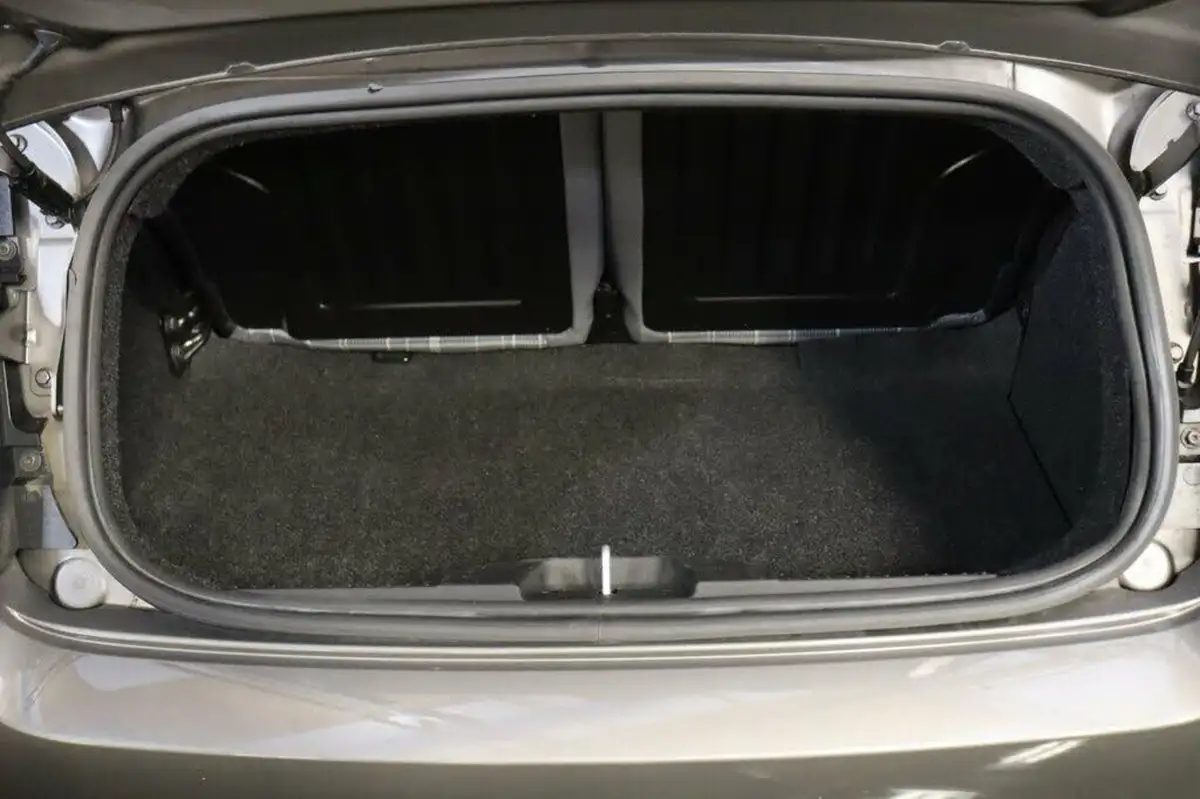 2021-fiat-500c-10-lounge-big-18