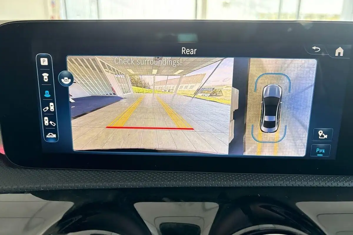 2023-mercedes-benz-cla-13-cla-180-amg-line-premium-plus-coupe-4d-big-38