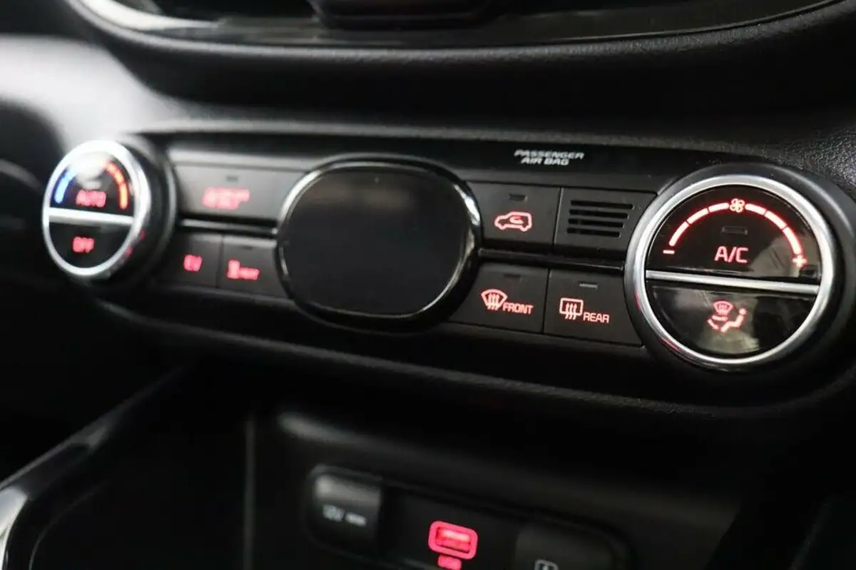 2022-kia-soul-ev-maxx-big-30