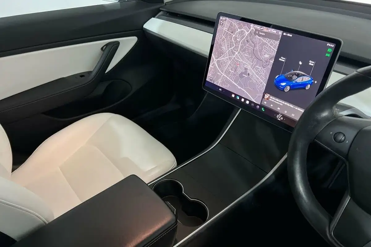 2019-tesla-model-3-e-4x4-performance-pack-big-35