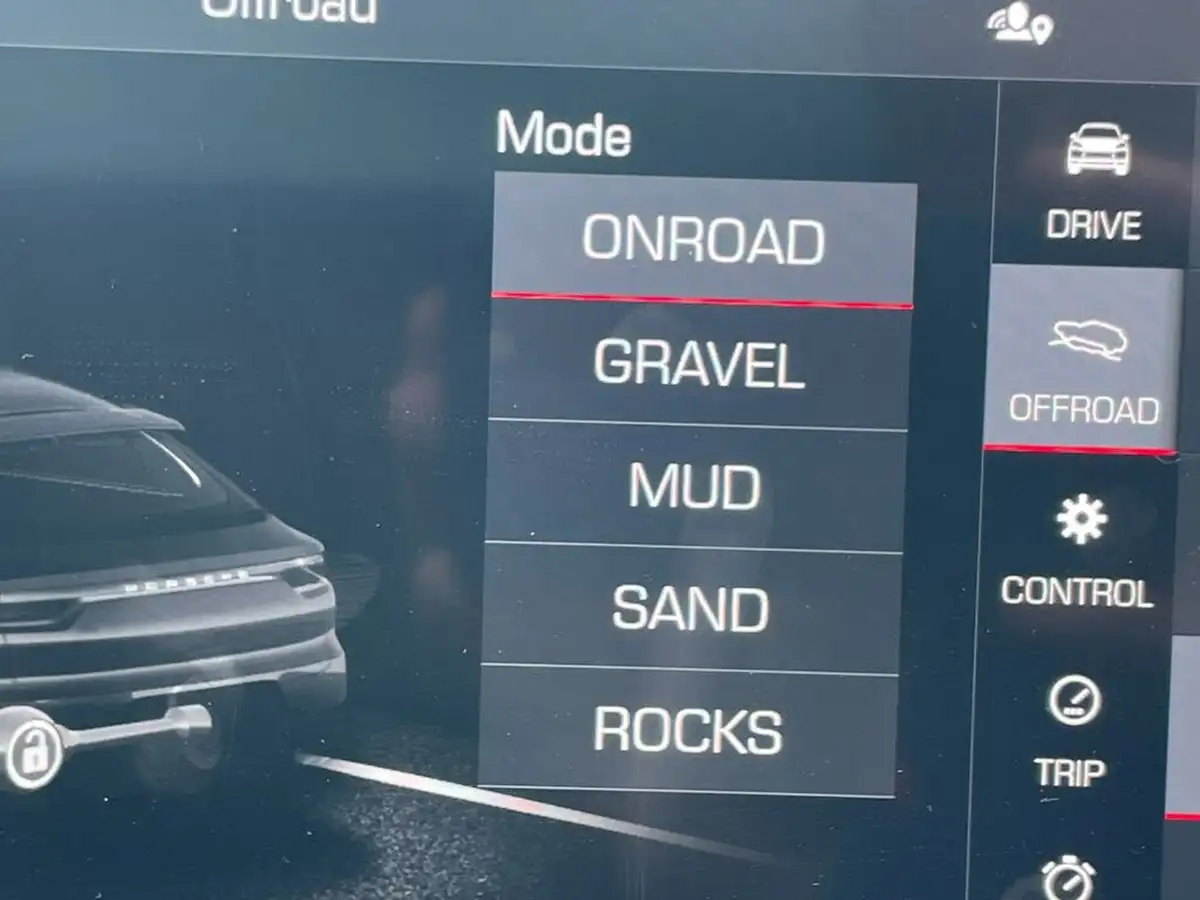 2019-porsche-cayenne-30-v6-coupe-big-10