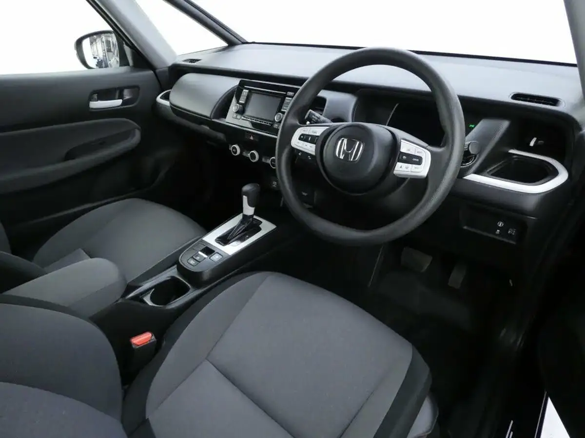2022-honda-jazz-15-i-mmd-se-109ps-big-9