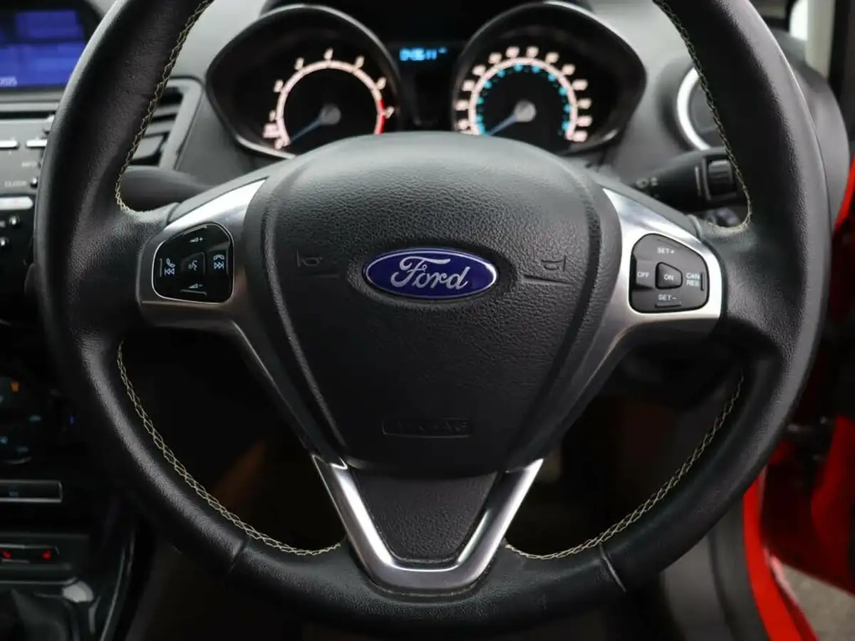 2017-ford-fiesta-10t-titanium-125ps-ecoboost-ss-5d-big-26