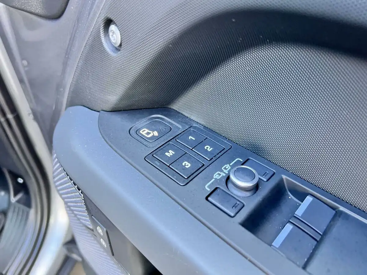 2021-land-rover-90-defender-30-d300-x-big-36