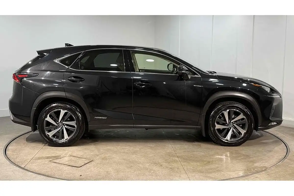 2020-lexus-nx-300h-25-takumi-sunroof-big-3