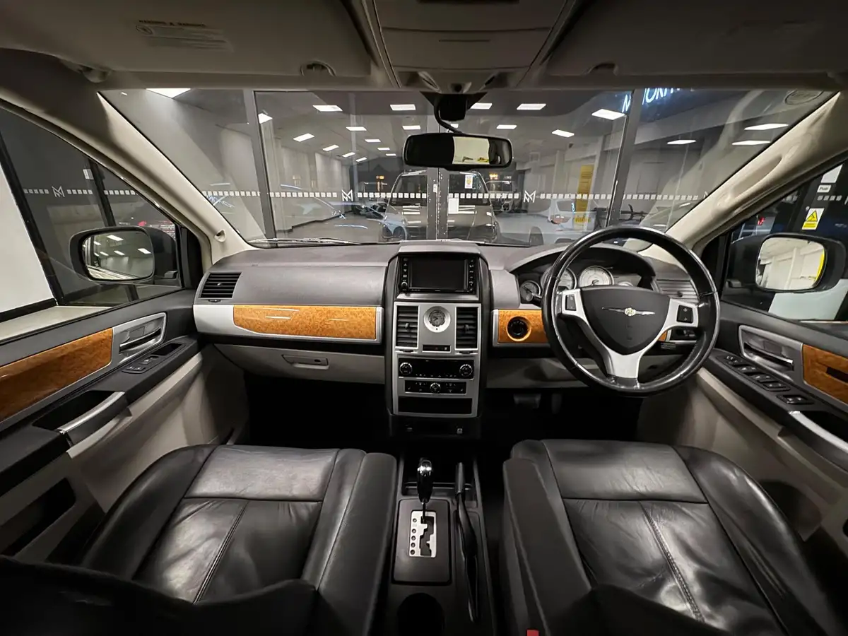 2009-chrysler-grand-voyager-28td-limited-big-26
