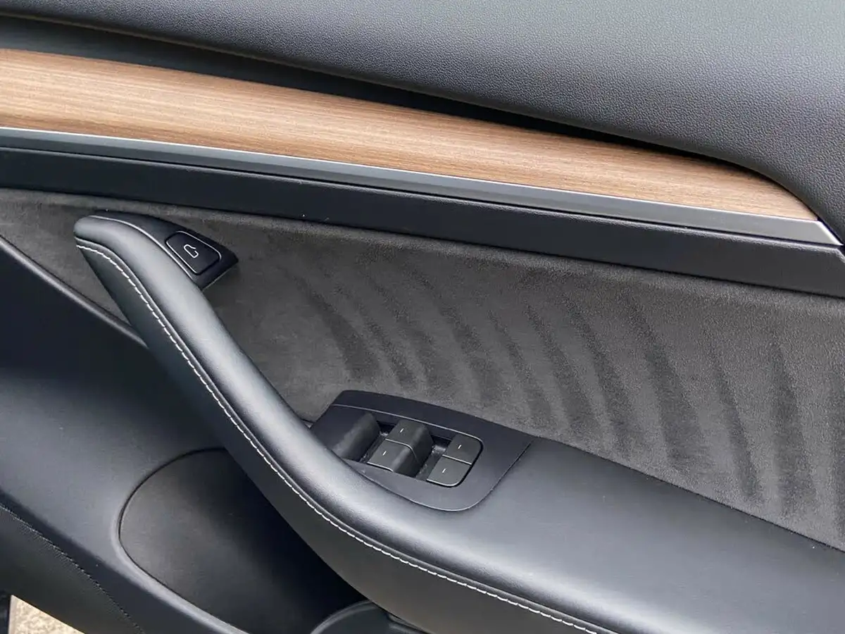 2022-tesla-model-3-e-rwd-big-24