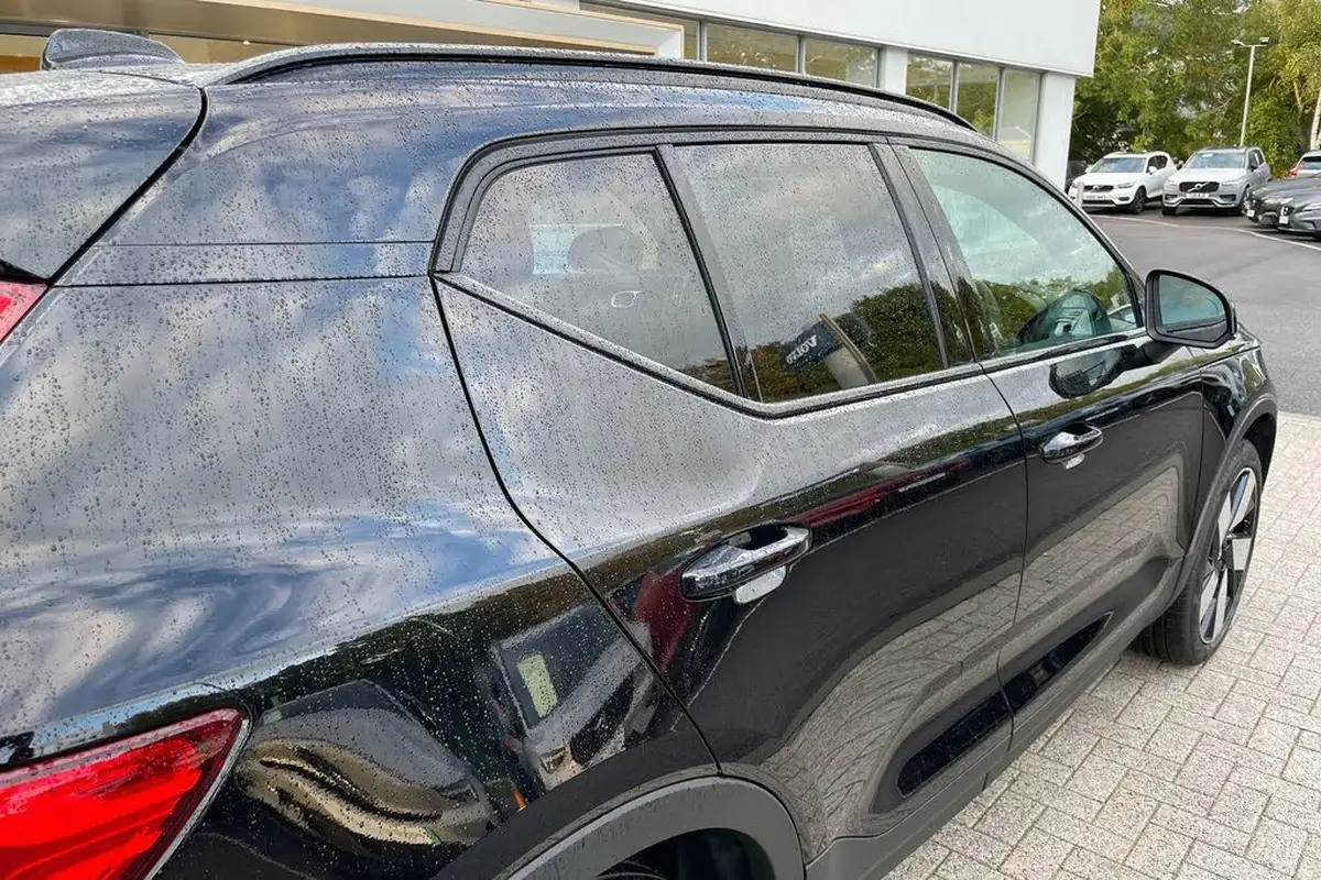 2024-volvo-ex40-e-ultra-big-13