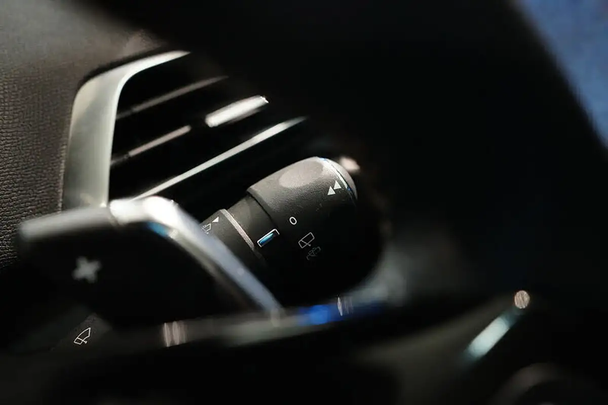 2021-peugeot-5008-suv-12-puretech-gt-eat8-big-44