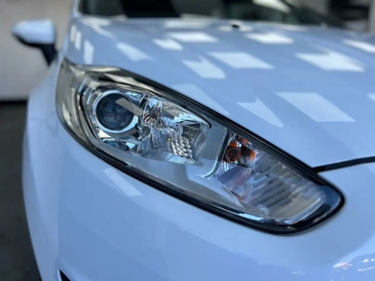2014-ford-fiesta-10-zetec-100ps-ecoboost-ss-5d-big-13