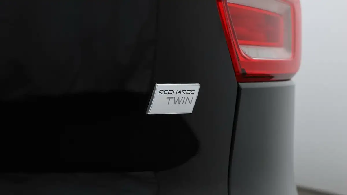 2021-volvo-xc40-e-twin-recharge-plus-big-23