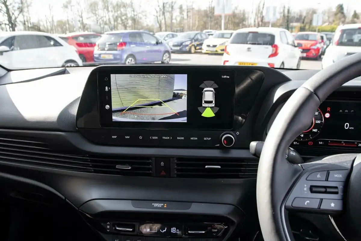 2024-hyundai-i20-10-t-gdi-premium-big-27