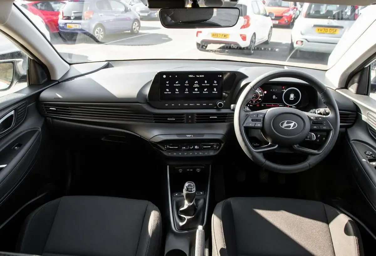 2024-hyundai-i20-10-t-gdi-premium-big-3