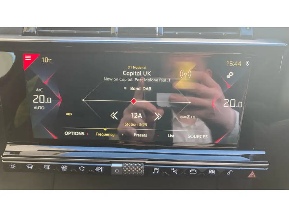 2019-ds-ds-7-crossback-16-puretech-performance-line-180ps-big-30