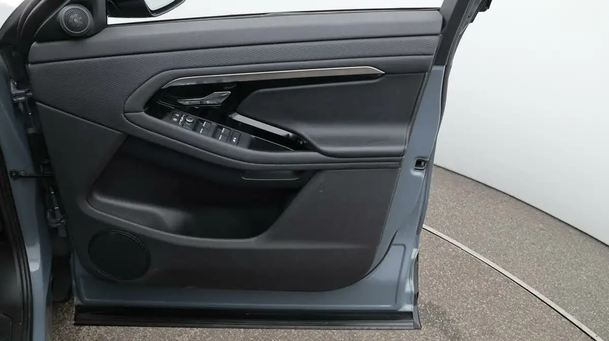 2022-land-rover-range-rover-evoque-15-p300e-r-dynamic-s-big-15