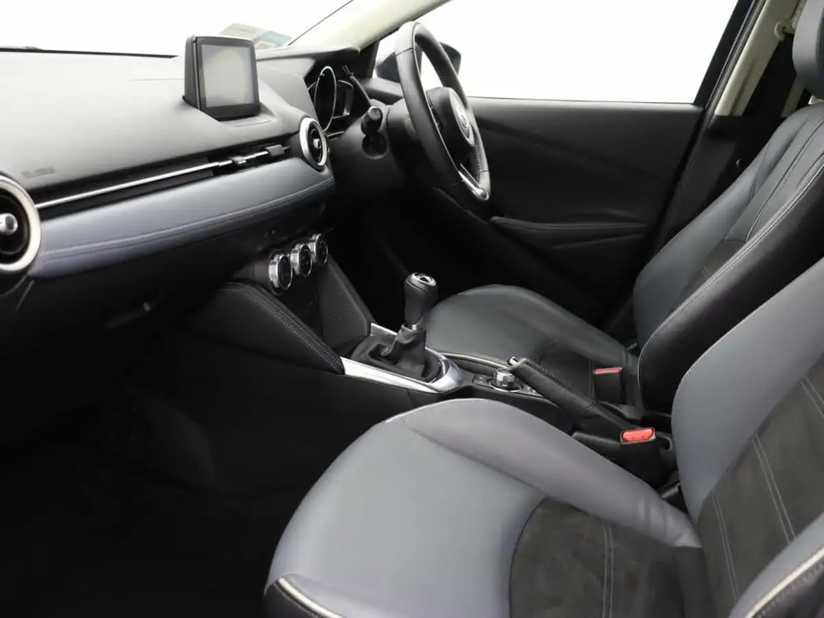 2021-mazda-mazda2-15-skyactiv-g-gt-sport-nav-light-stone-big-31
