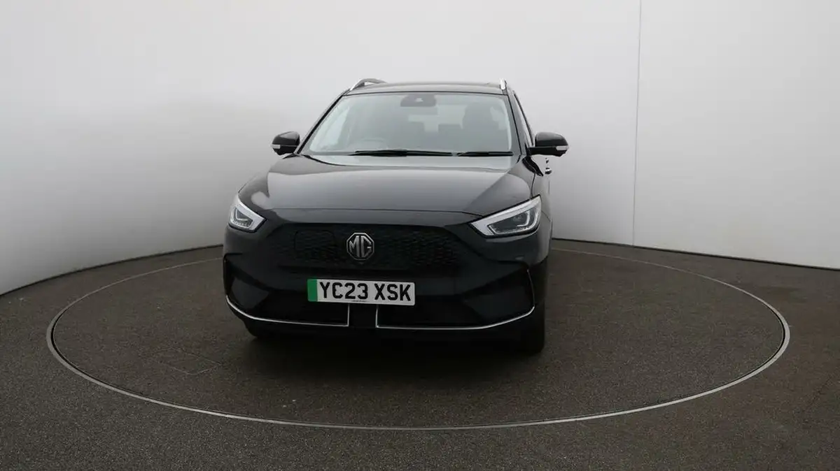 2023-mg-zs-suv-e-trophy-ev-156ps-long-range-big-38