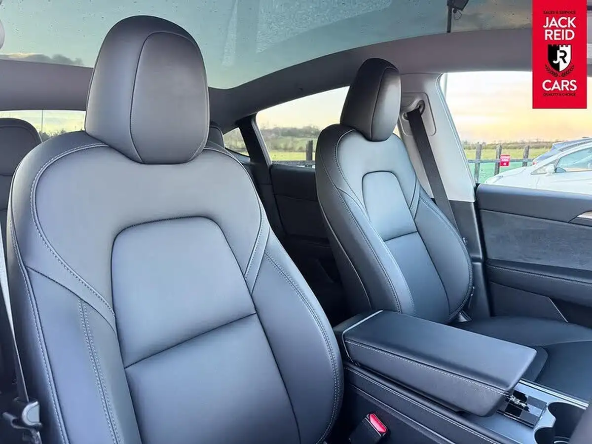 2023-tesla-model-y-e-rwd-big-10