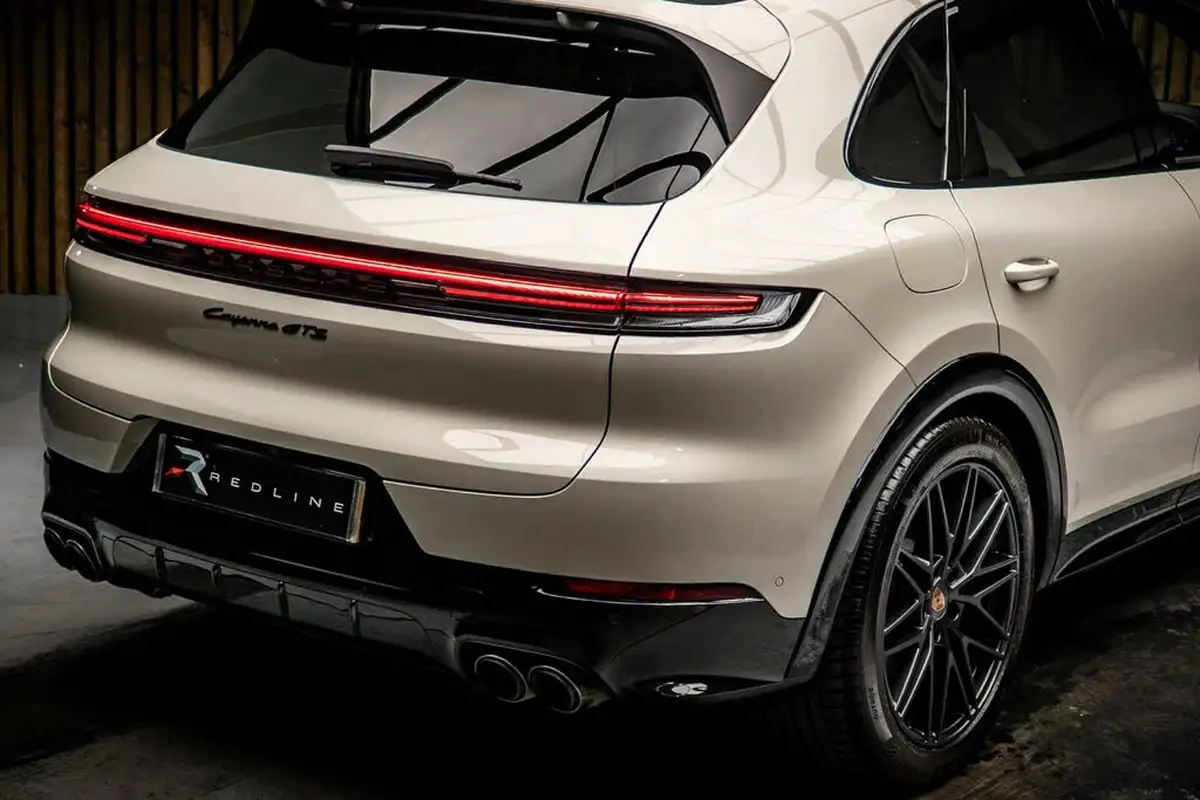 2024-porsche-cayenne-40-v8-gts-500ps-station-wagon-big-21
