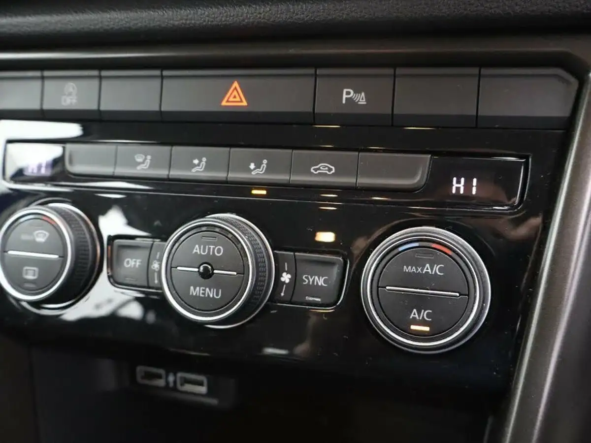 2019-volkswagen-t-roc-16tdi-se-big-20