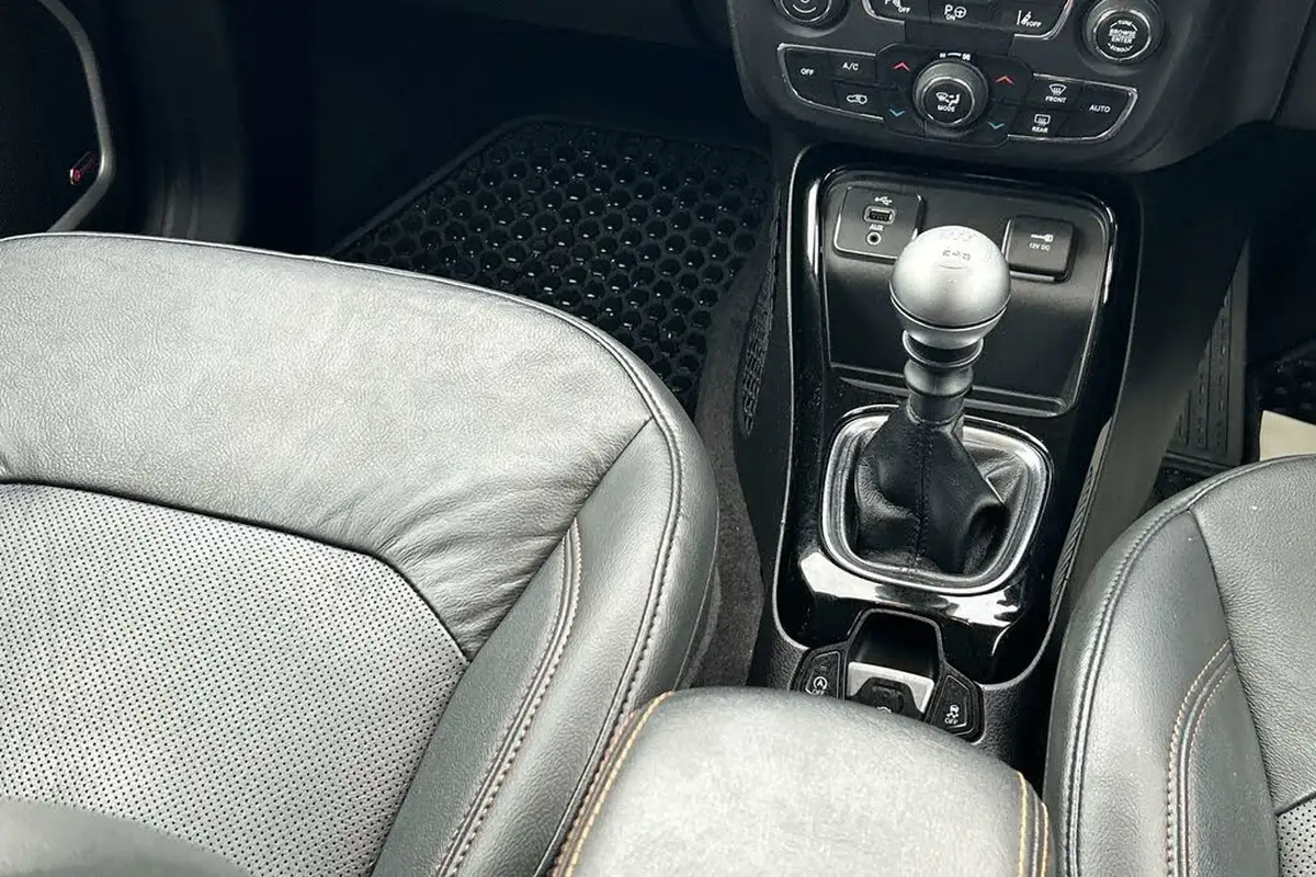 2018-jeep-compass-14-multiair-ii-limited-138bhp-big-10