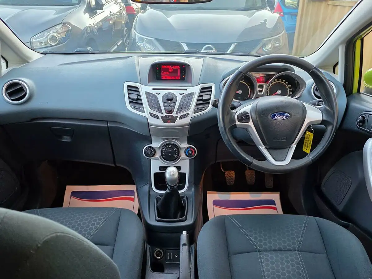 2009-ford-fiesta-125-zetec-5d-big-15
