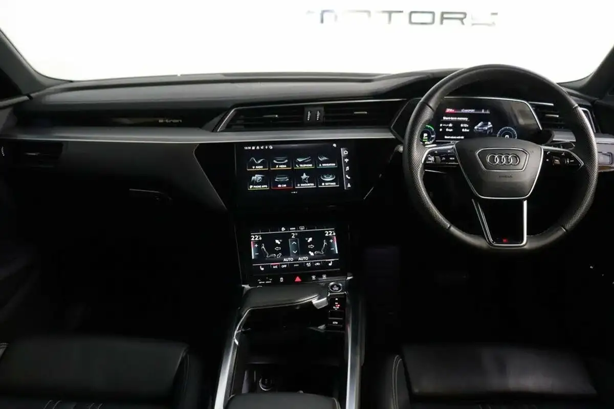 2020-audi-e-tron-55e-s-line-station-wagon-big-7