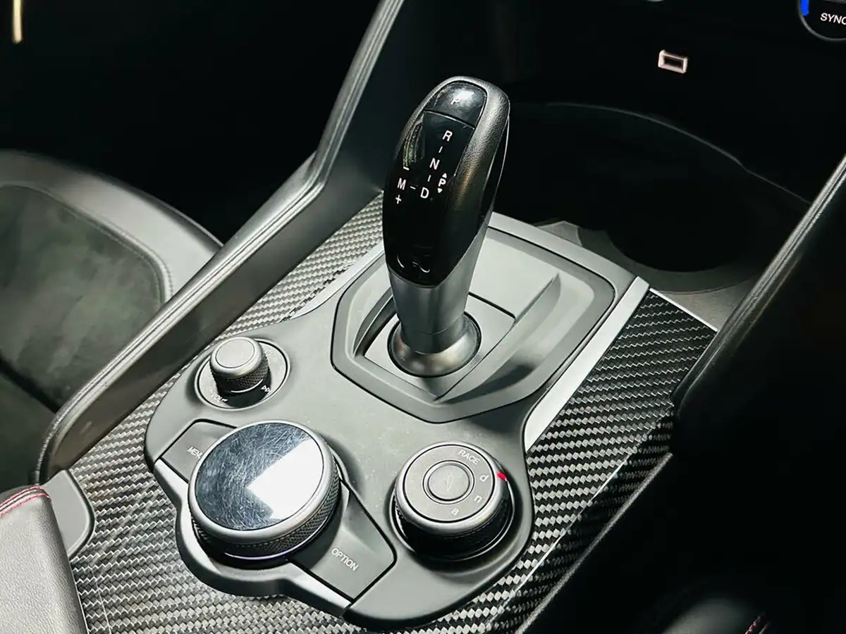 2018-alfa-romeo-giulia-29-biturbo-quadrifoglio-big-44