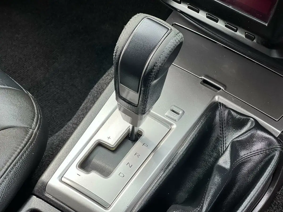 2014-mitsubishi-l200-25td-barbarian-auto-big-18