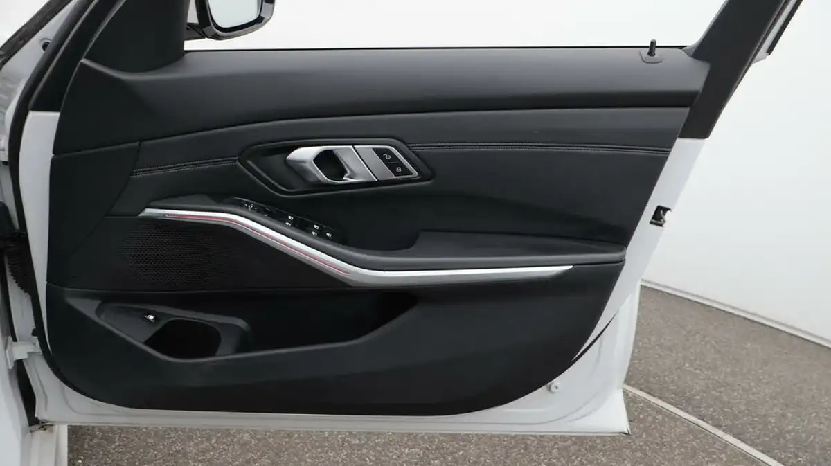 2019-bmw-3-series-20-330e-m-sport-plus-pack-big-15