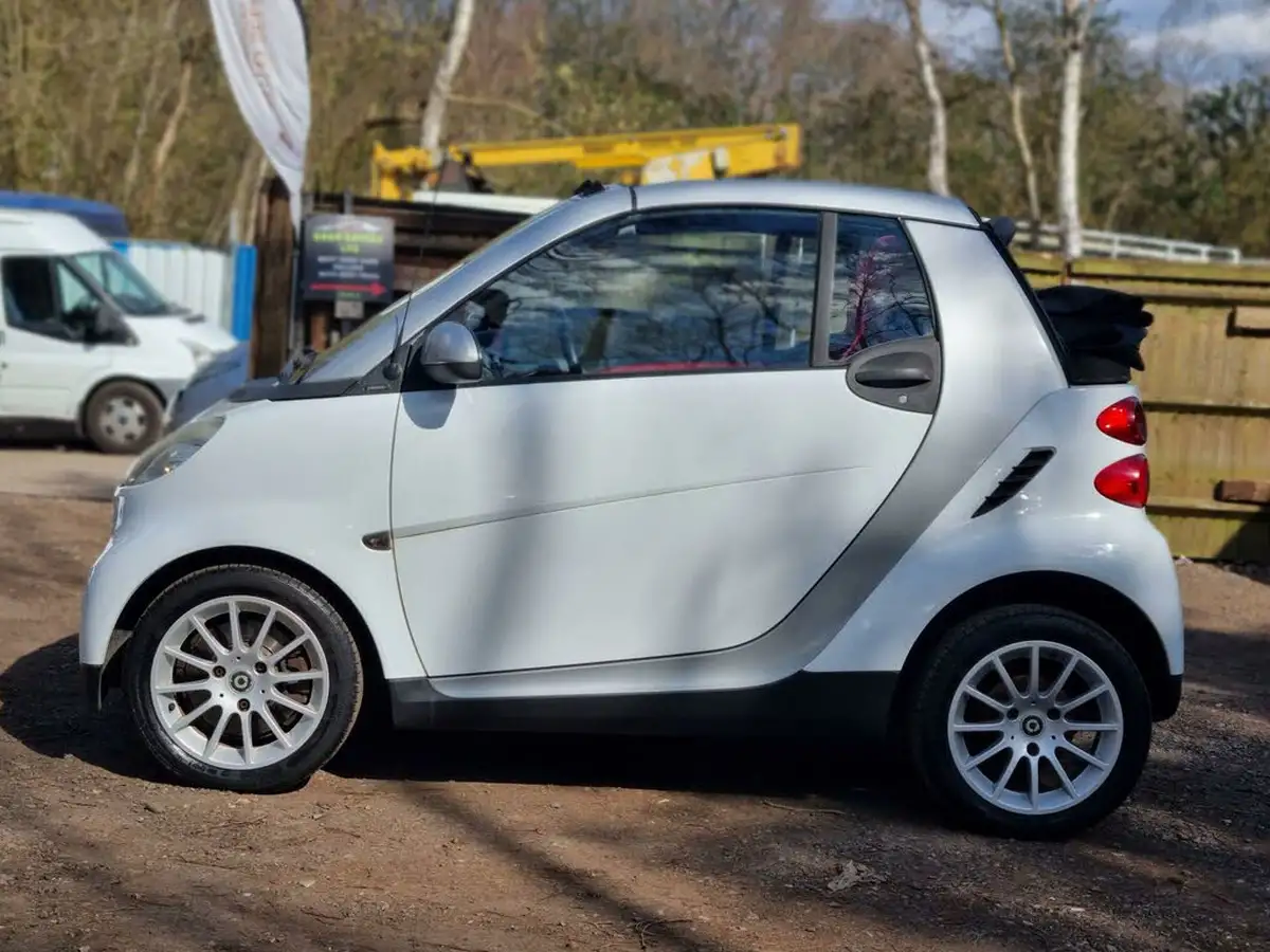 2009-smart-fortwo-10-passion-71bhp-cabriolet-big-12