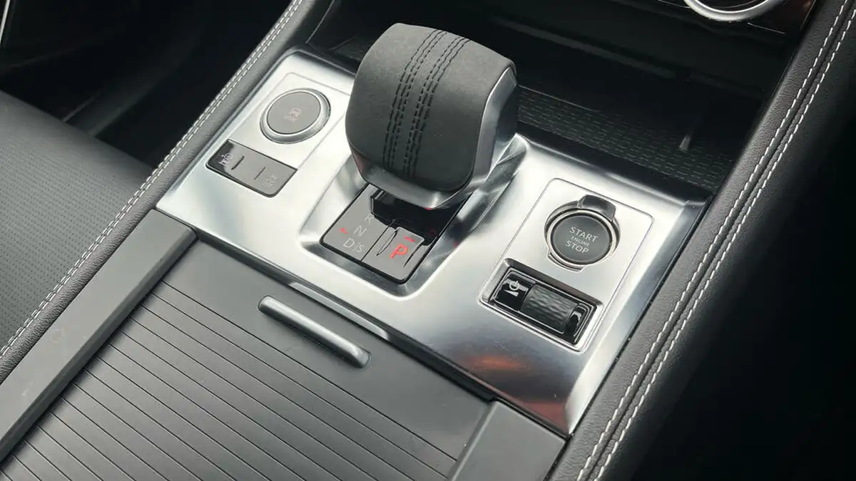 2024-jaguar-f-pace-20-d200-r-dynamic-hse-black-big-12