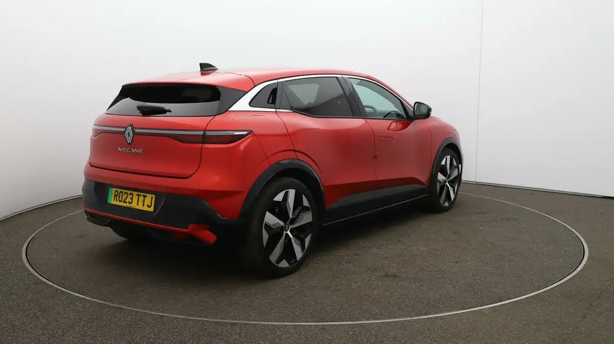 2023-renault-megane-e-tech-e-techno-big-52