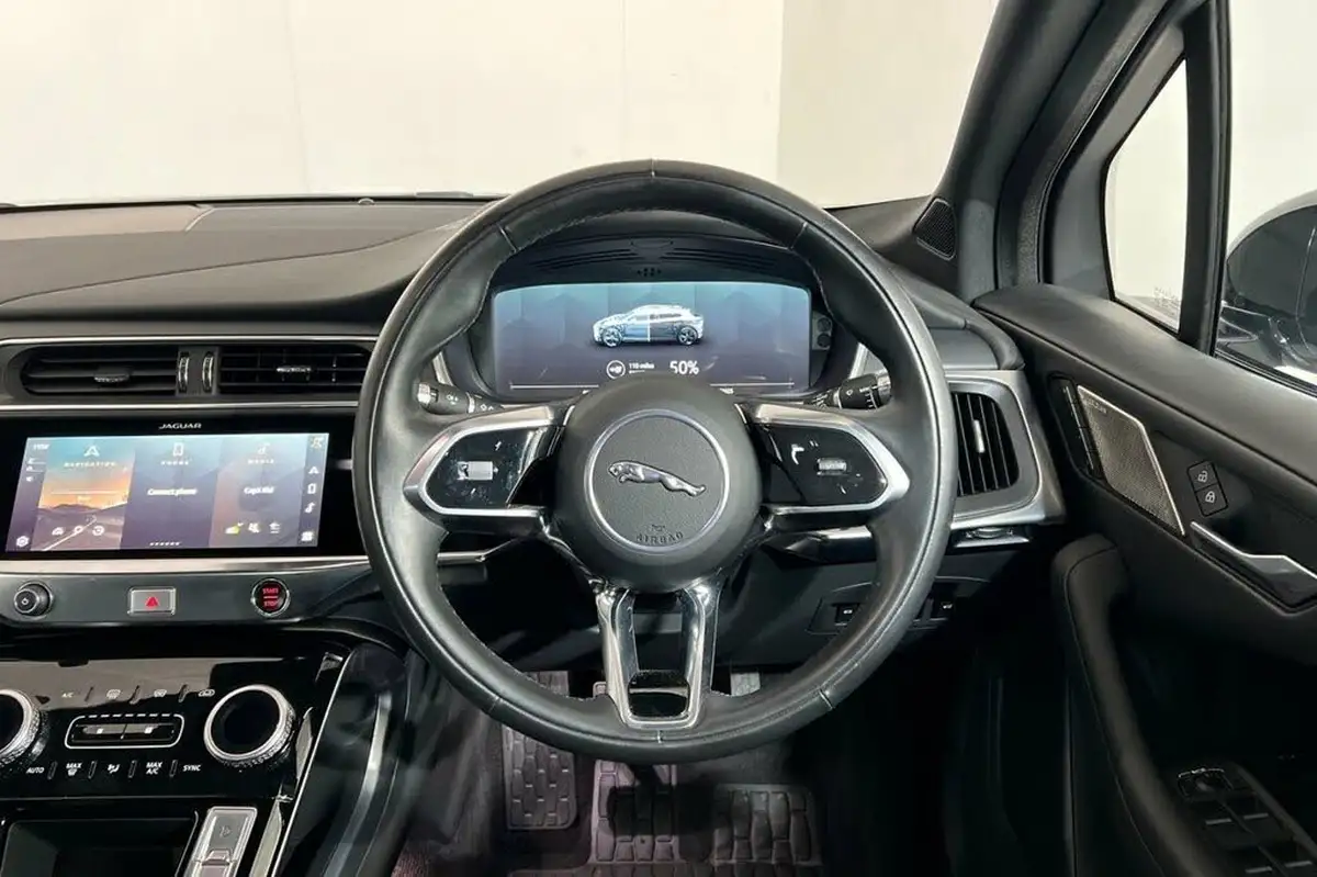 2022-jaguar-i-pace-ev400-black-big-13