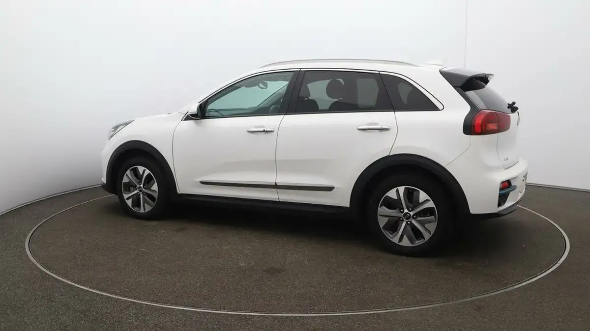 2021-kia-e-niro-ev-4-big-40