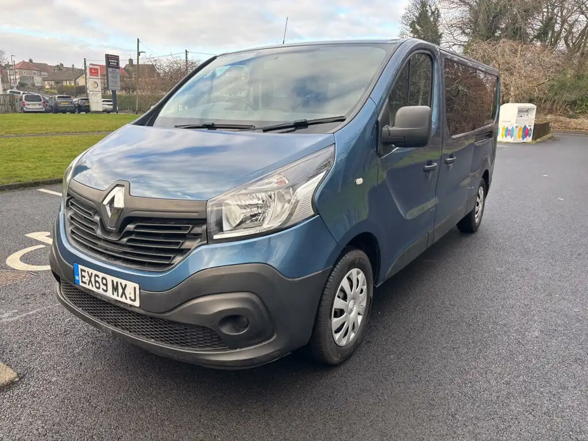 2019-renault-trafic-16dci-ll29-120-business-eu6c-bus-9-seats-big-1