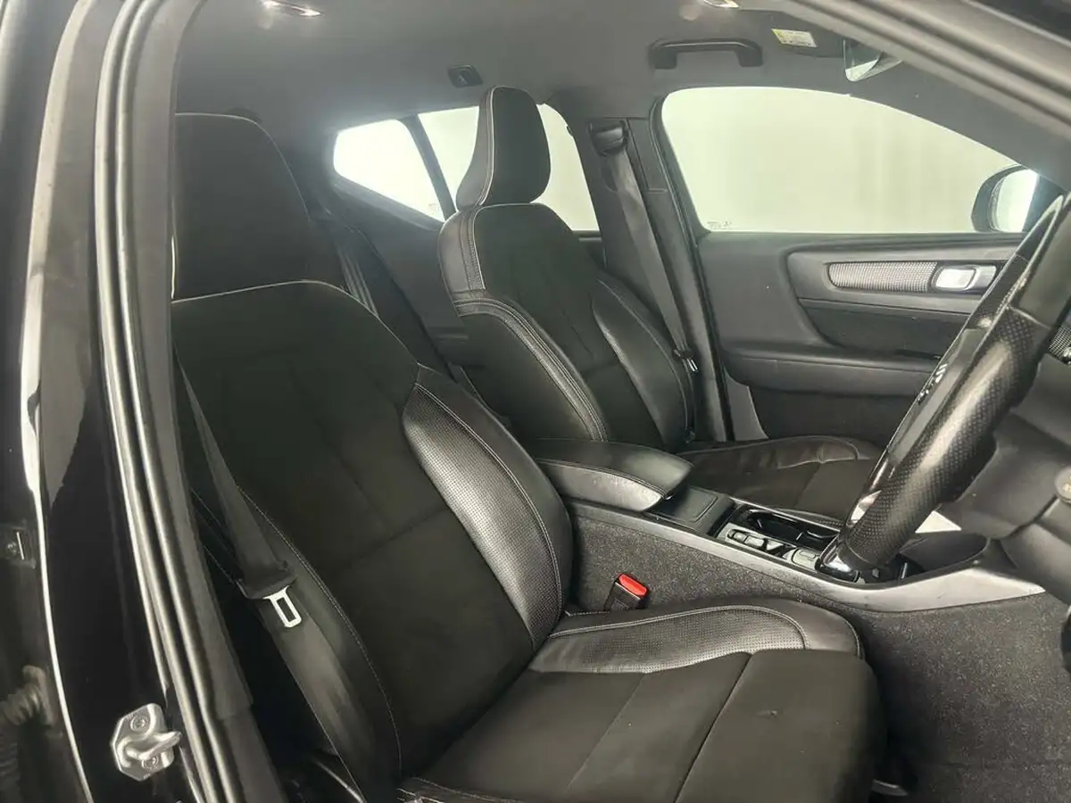 2020-volvo-xc40-20-b4-r-design-big-7