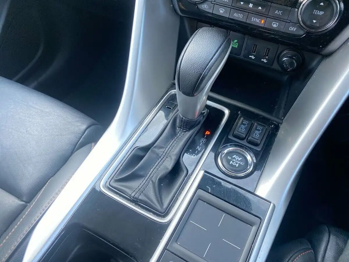 2021-mitsubishi-eclipse-cross-15-exceed-4wd-auto-big-13