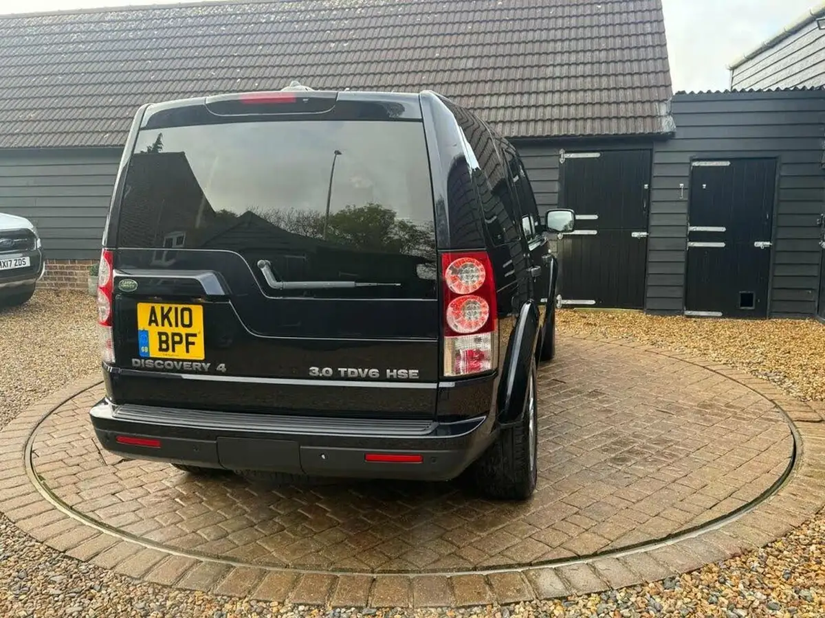 2010-land-rover-discovery-4-30tdv6-hse-big-3