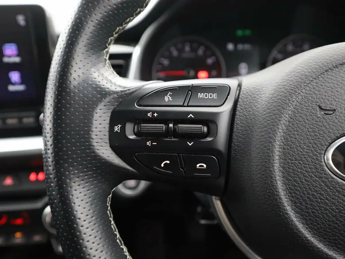 2021-kia-stonic-10-t-gdi-connect-big-32
