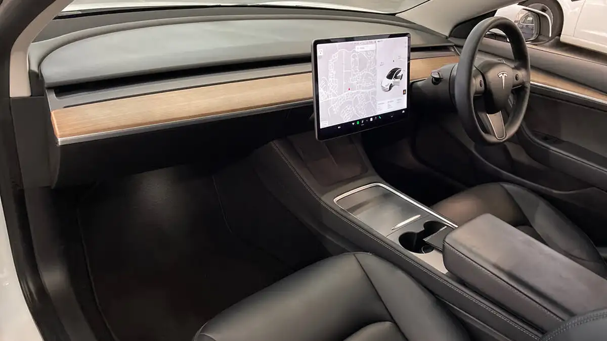 2021-tesla-model-3-e-long-range-awd-big-9