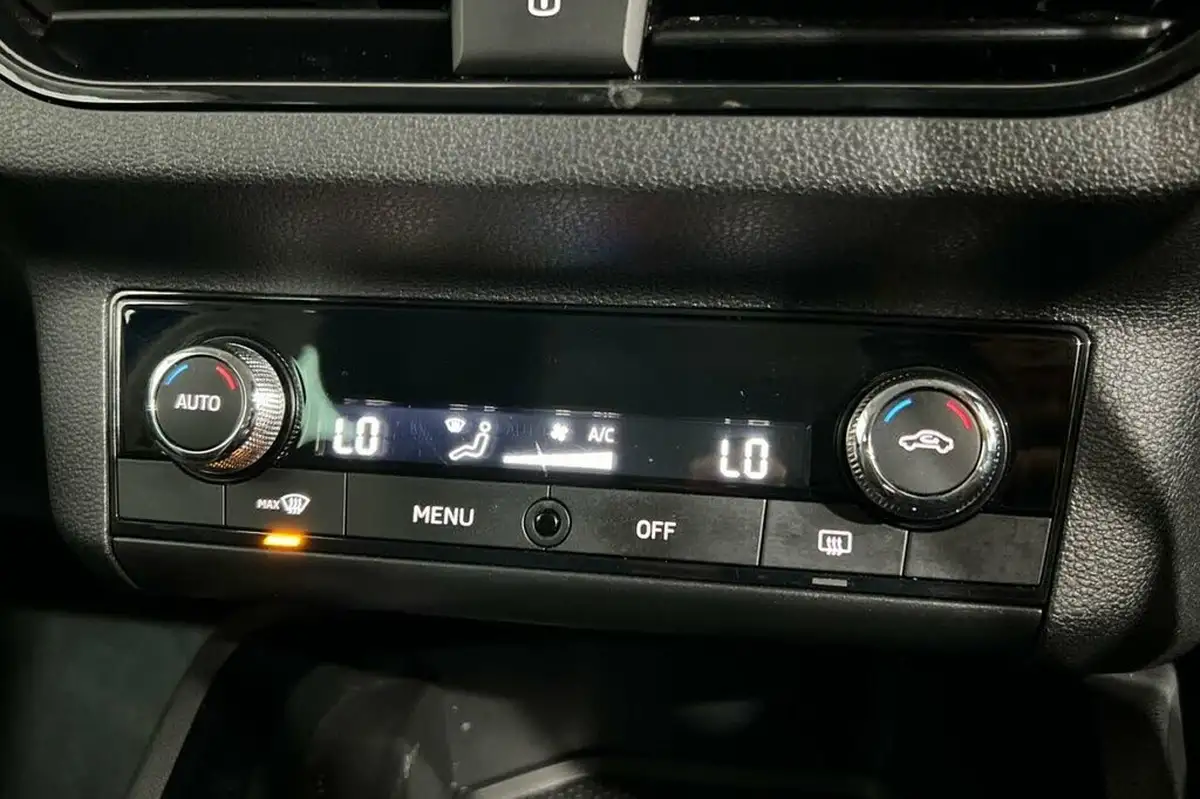 2020-skoda-kamiq-16tdi-se-l-scr-dsg-big-28