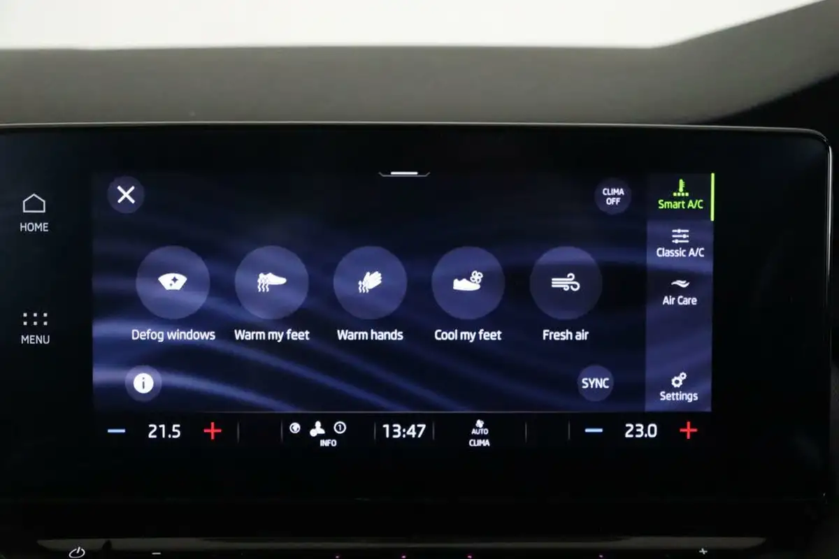 2021-skoda-octavia-15-tsi-se-technology-hatchback-big-25