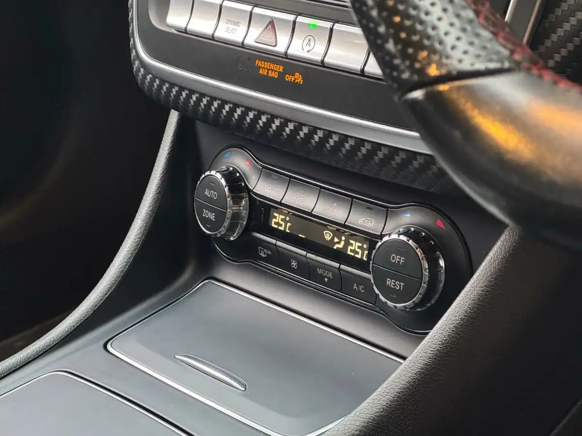 2016-mercedes-benz-a-class-big-35
