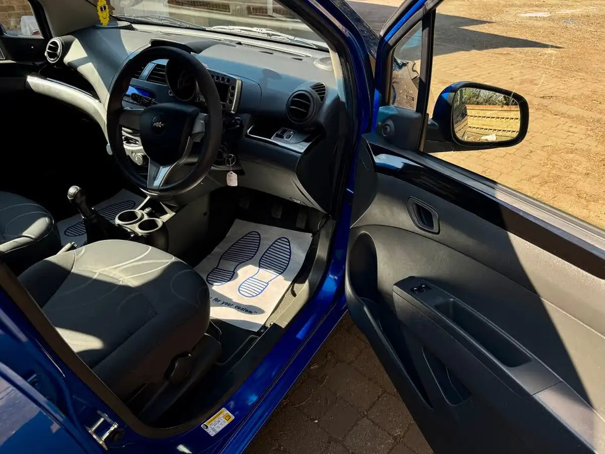 2011-chevrolet-spark-12-ls-big-12