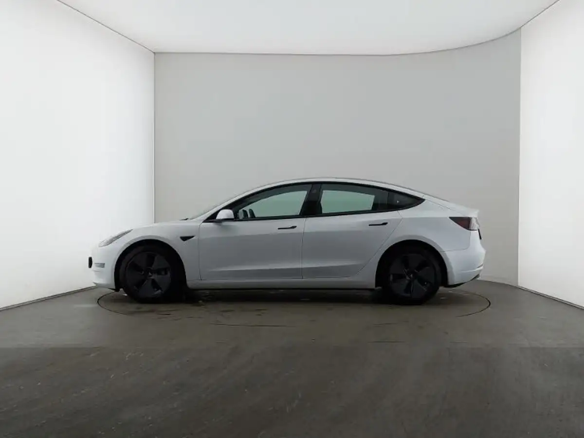 2021-tesla-model-3-e-long-range-4x4-big-3