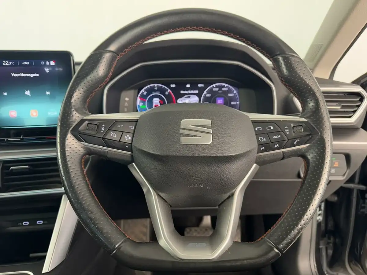 2021-seat-leon-14-e-hybrid-fr-hatchback-big-25