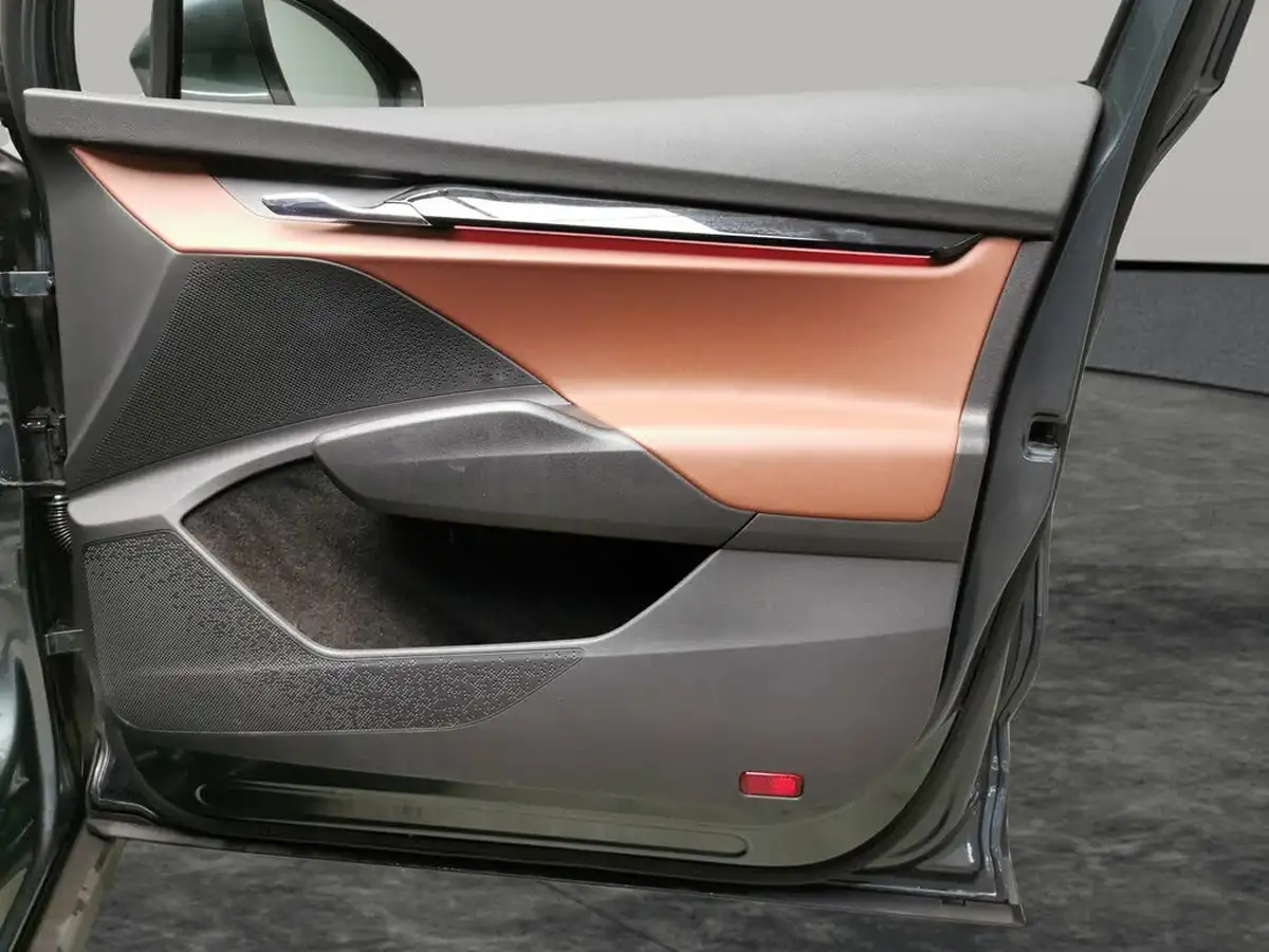 2021-skoda-enyaq-e-60-62-kwh-big-30